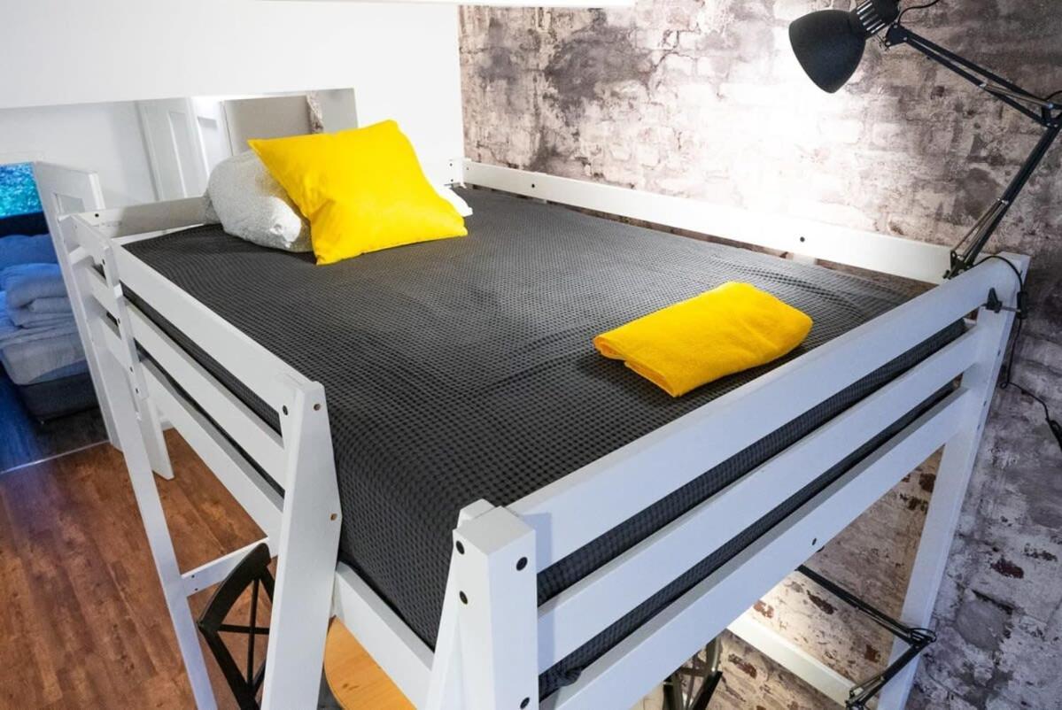 Shabby Chic Apartment In Ideal Location Хамбург Екстериор снимка