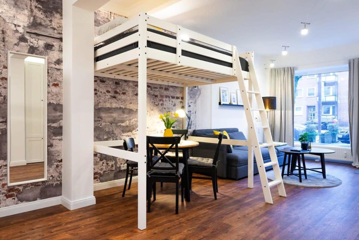 Shabby Chic Apartment In Ideal Location Хамбург Екстериор снимка